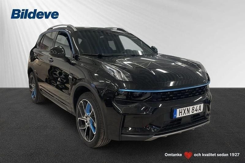 Begagnad Lynk & Co 01 264 HK (194 kW) 2023 Svart SUV