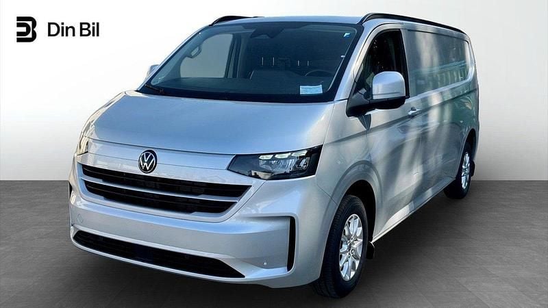 Ljusgrå (light grey metallic) Ny 2025 VW T7 Van | 650 500 kr (Superpris) - Bild 1/4