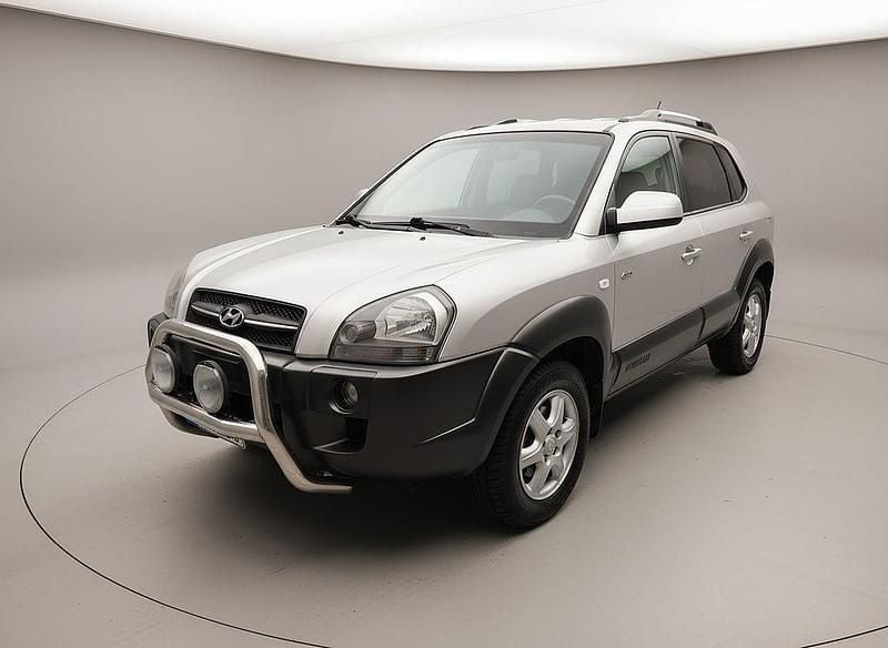 Begagnad Hyundai Tucson GLS 141 HK (103 kW) 2004 Silvermetallic SUV