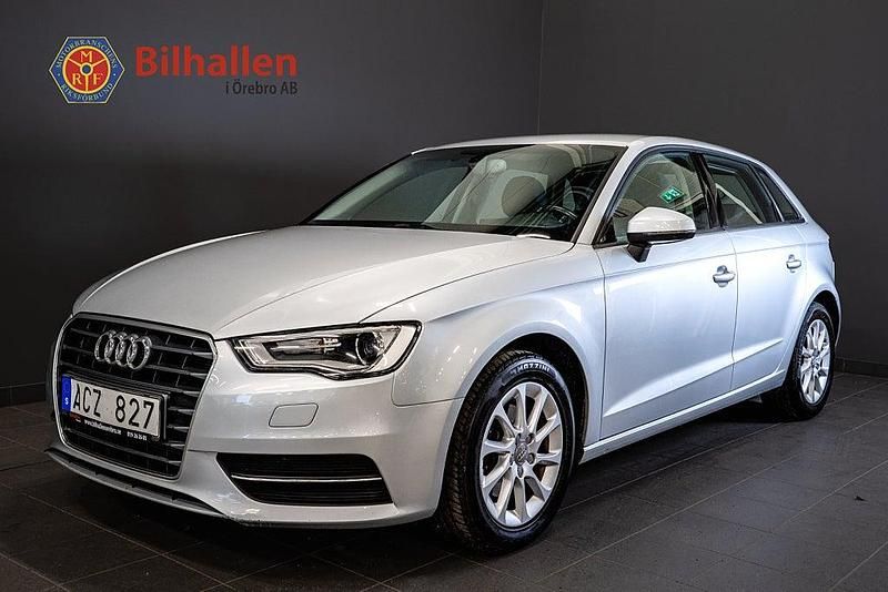 Silver Begagnad 2013 Audi A3 Sportback Attraction Halvkombi | 109 900 kr (Lite dyr) - Bild 1/4