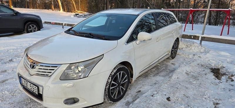 Begagnad 2011 Toyota Avensis Multidrive S Kombi | 53 000 kr (Marknadspris) - Bild 1/4