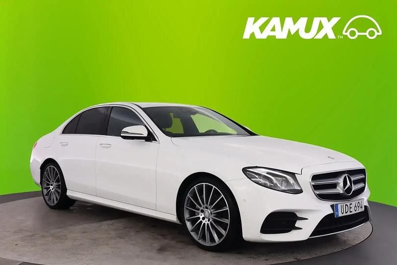 Vit Begagnad 2017 Mercedes E220 AMG Sedan | 314 800 kr (Marknadspris) - Bild 1/4
