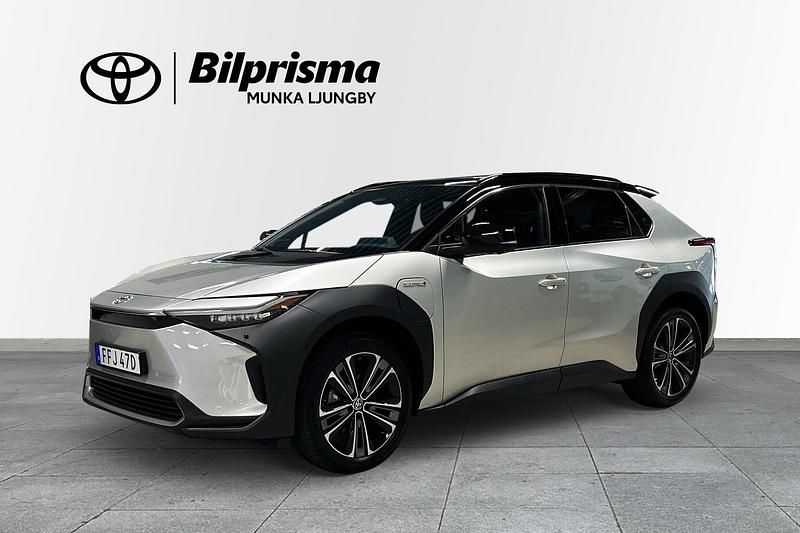 Silver Begagnad 2022 Toyota bZ4X Executive SUV | 349 900 kr (Marknadspris) - Bild 1/3
