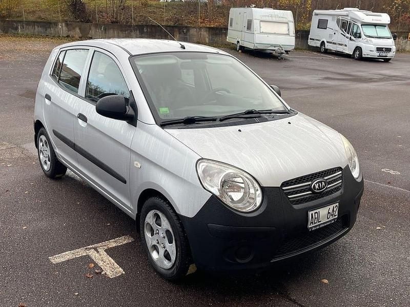 Silver Begagnad 2009 Kia Picanto Halvkombi | 38 900 kr (Marknadspris) - Bild 1/4