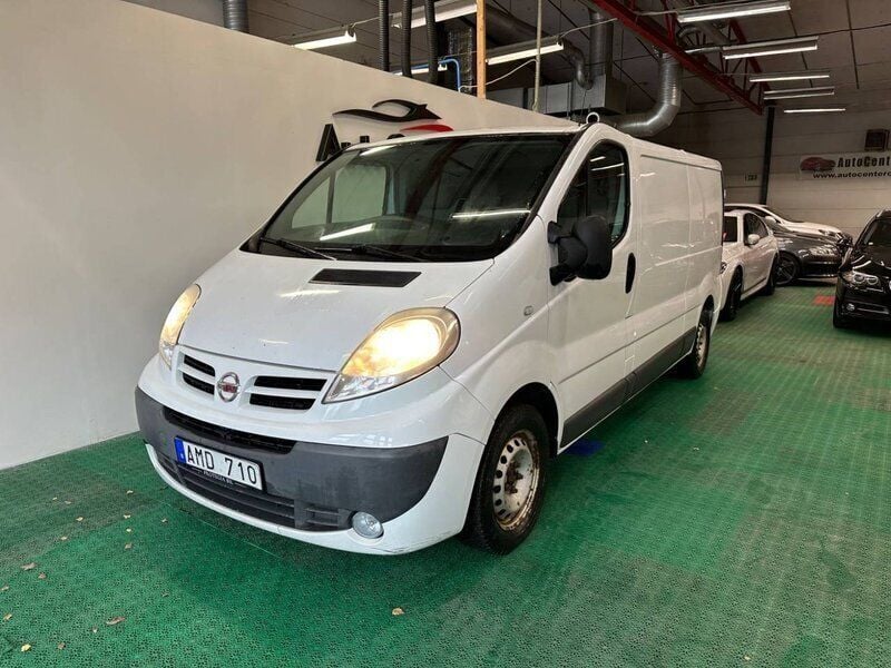 Vit Begagnad 2011 Nissan Primastar Minibuss | 69 900 kr (Dyr) - Bild 1/4