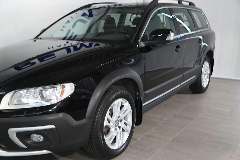 Begagnad Volvo XC70 Momentum 184 HK (135 kW) 2015 Svart SUV