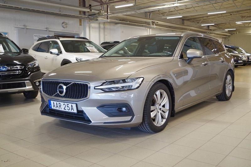 Grå Begagnad 2019 Volvo V60 Momentum Kombi | 269 000 kr (Lite dyr) - Bild 1/4