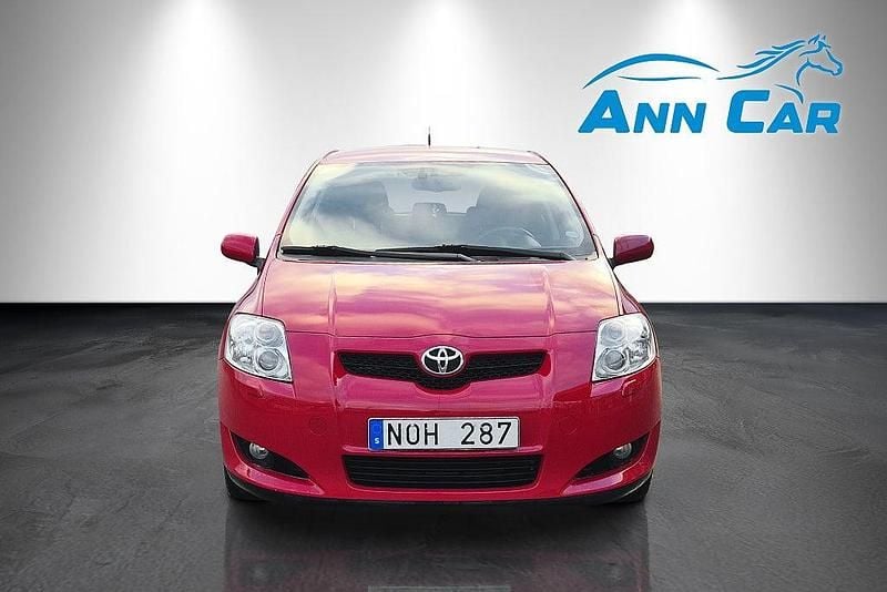 Röd Begagnad 2007 Toyota Auris Halvkombi | 69 899 kr (Marknadspris) - Bild 1/4