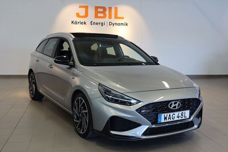 Grå Begagnad 2023 Hyundai i30 N Line Kombi | 269 900 kr (Marknadspris) - Bild 1/4