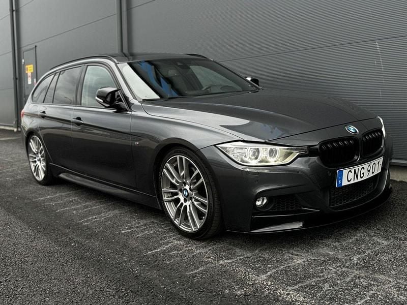 Grå Begagnad 2015 BMW 335 M Sport Kombi | 289 900 kr (Marknadspris) - Bild 1/4
