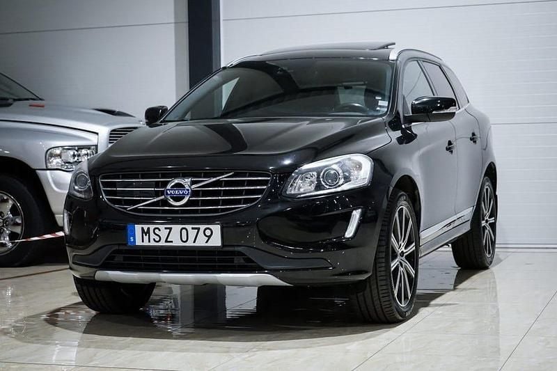 Svart Begagnad 2015 Volvo XC60 Summum SUV | 169 500 kr (Marknadspris) - Bild 1/4