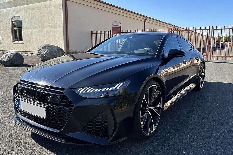 Begagnad Audi RS7 600 HK (441 kW) 2021 Sebringsvart kristalleffekt| svart läder valcona Halvkombi