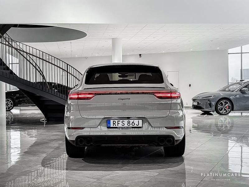 Begagnad Porsche Cayenne Platinum Edition 340 HK (250 kW) 2022 Ljusgrå SUV