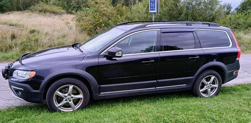 Svart Begagnad 2014 Volvo XC70 Summum SUV | 125 900 kr (Bra pris) - Bild 1/4