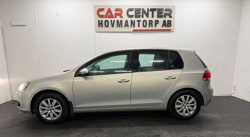 Begagnad VW Golf VI 102 HK (75 kW) 2008 Ljusbrun Halvkombi