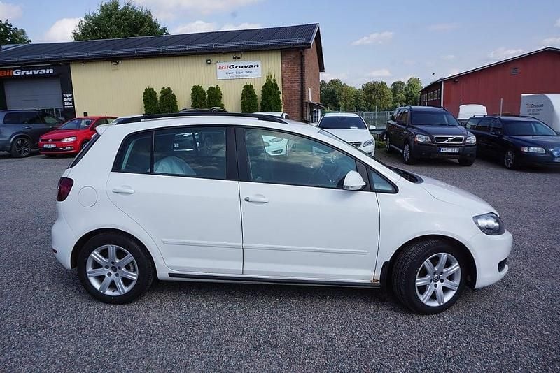 Begagnad VW Golf VI 122 HK (89 kW) 2010 Vit Halvkombi
