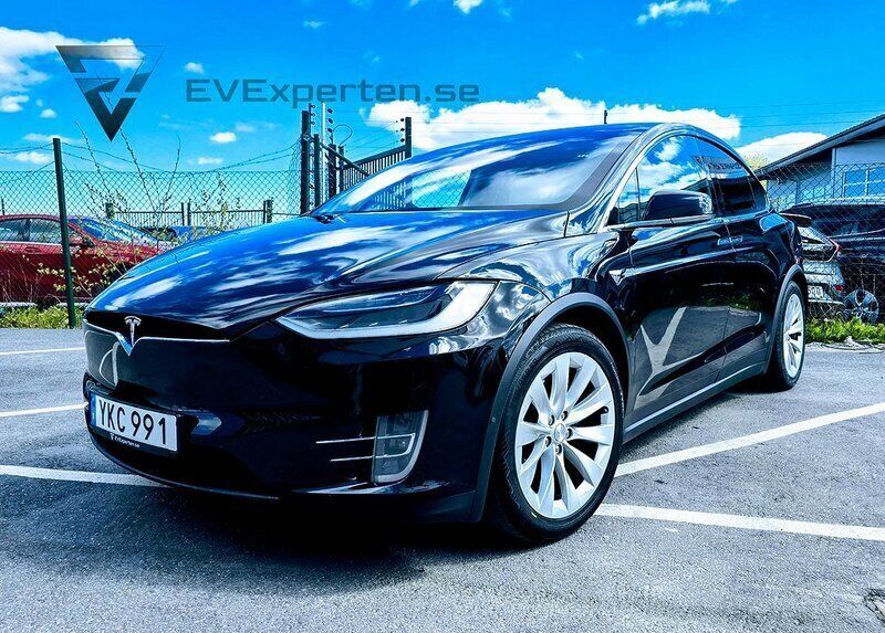 Svart Begagnad 2017 Tesla Model X SUV | 267 000 kr (Superpris) - Bild 1/4