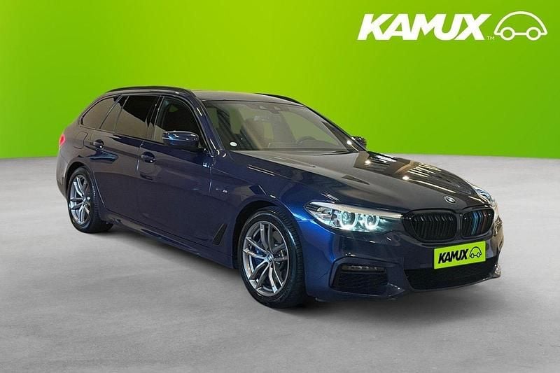 Blå Begagnad 2019 BMW 530 M Sport Kombi | 299 700 kr (Marknadspris) - Bild 1/4
