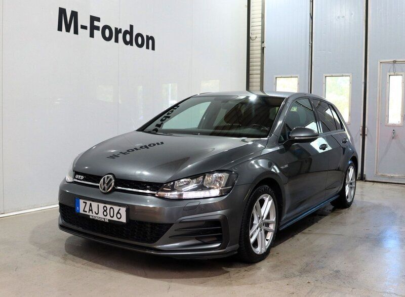 Mörkgrå Begagnad 2017 VW Golf VII GTD Halvkombi | 144 900 kr (Dyr) - Bild 1/4