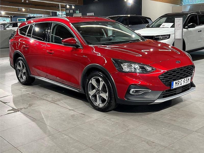 Röd Begagnad 2021 Ford Focus Active Kombi | 188 900 kr (Marknadspris) - Bild 1/4