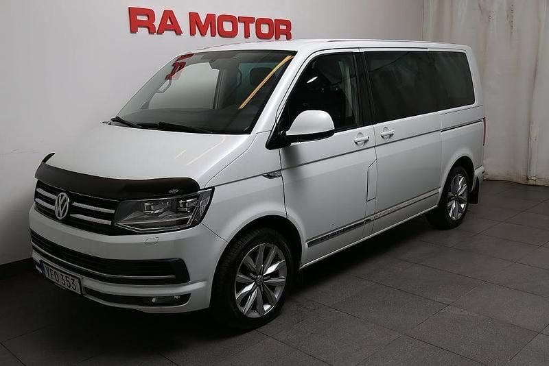 Vit Begagnad 2016 VW Multivan Highline Van | 298 800 kr (Marknadspris) - Bild 1/3