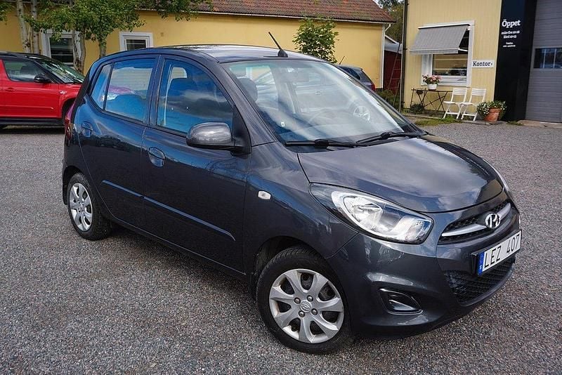 Mörkgrå Begagnad 2010 Hyundai i10 Halvkombi | 69 900 kr (Lite dyr) - Bild 1/4