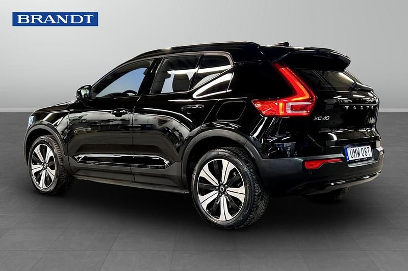 Begagnad Volvo XC40 Single Motor 175 kW (238 HK) 2023 Svart SUV