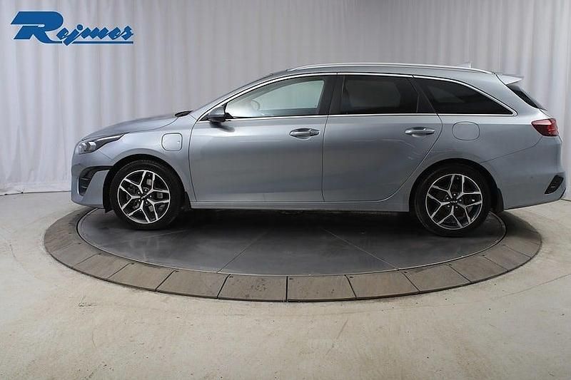 Begagnad Kia Ceed Sportswagon Advance 105 HK (77 kW) 2023 Grå Kombi