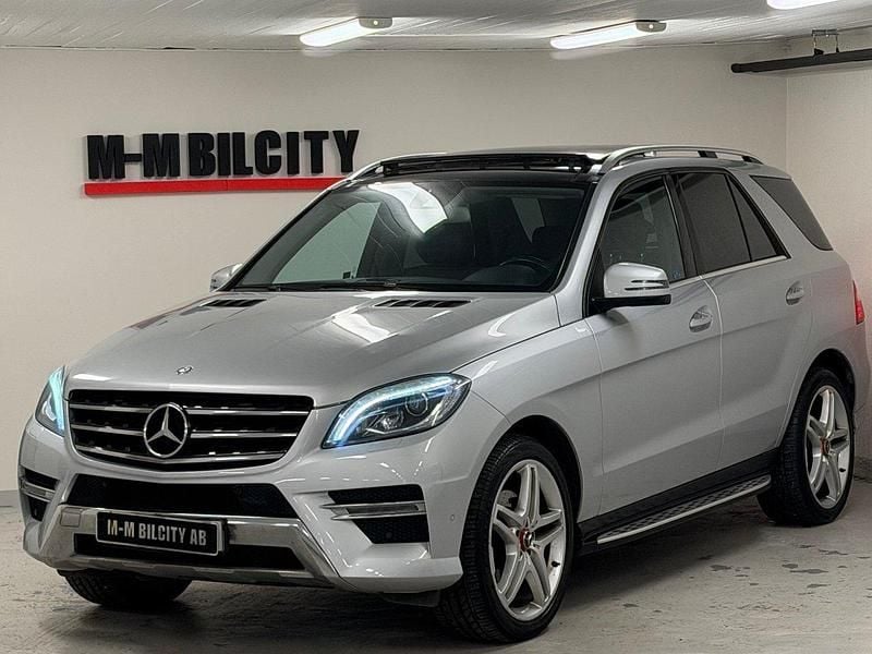 Silver Begagnad 2013 Mercedes ML350 AMG line SUV | 189 900 kr (Marknadspris) - Bild 1/4