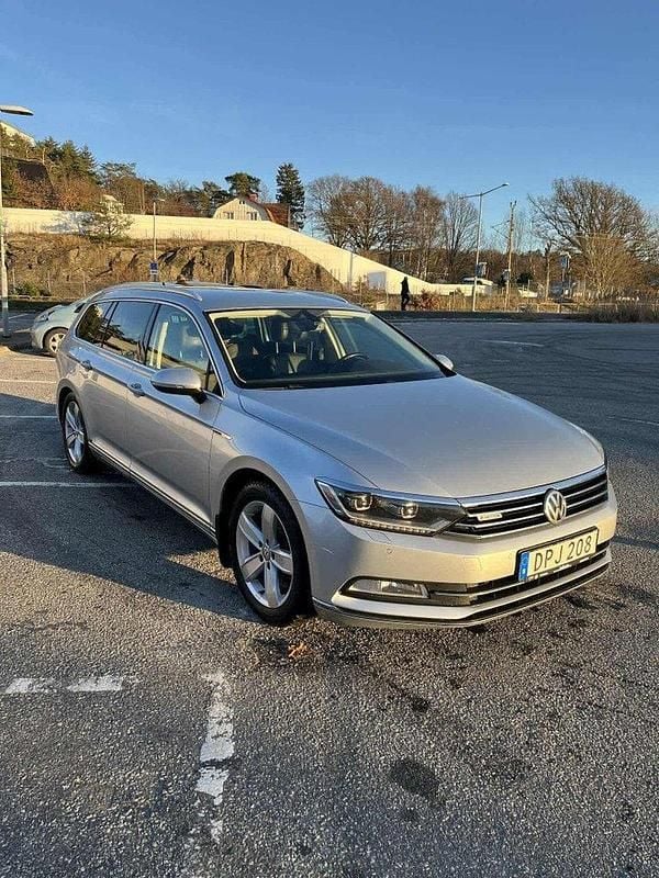 Silver Begagnad 2017 VW Passat GT Kombi | 135 000 kr (Superpris) - Bild 1/2