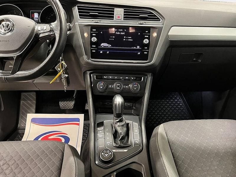 Vit Begagnad 2019 VW Tiguan SUV | 234 900 kr (Bra pris) - Bild 1/4