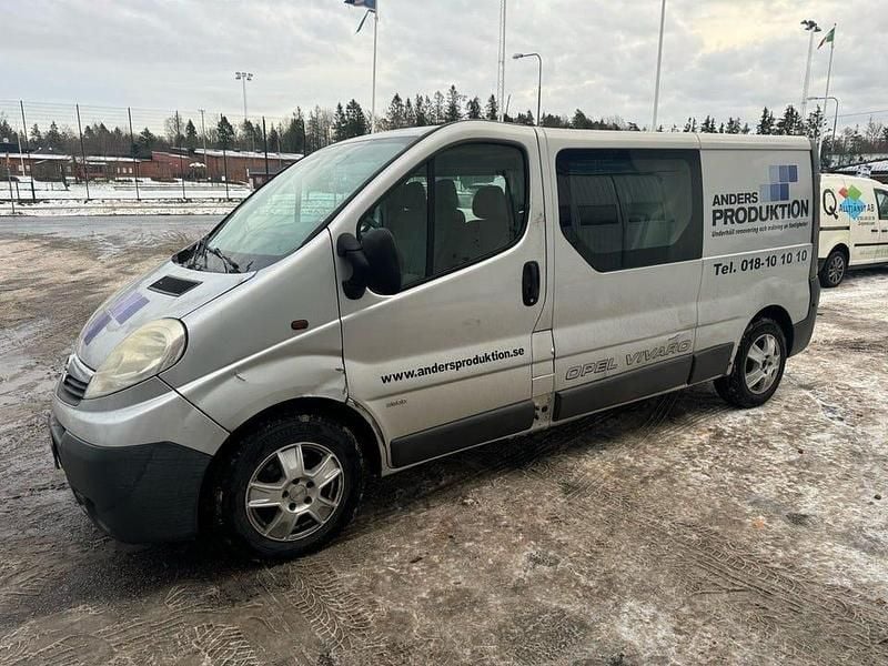 Begagnad Opel Vivaro 146 HK (107 kW) 2007 Silver Minibuss