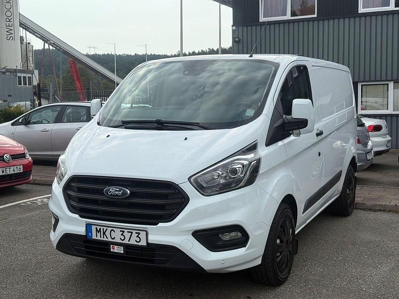Vit Begagnad 2018 Ford Transit Custom Van | 144 990 kr (Marknadspris) - Bild 1/4