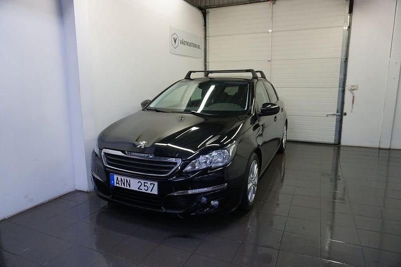 Svart Begagnad 2013 Peugeot 308 Active Halvkombi | 59 900 kr (Marknadspris) - Bild 1/4