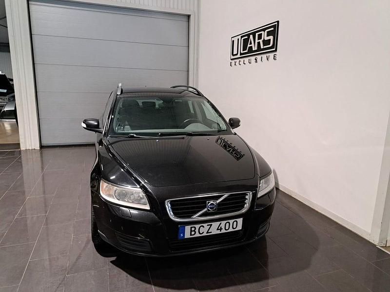Begagnad Volvo V50 Kinetic 136 HK (100 kW) 2008 Svart Kombi