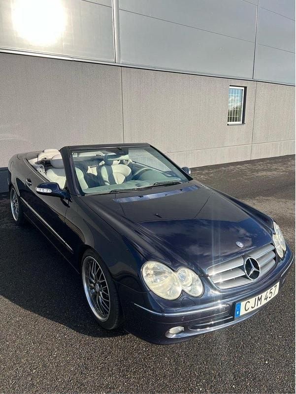 Blå Begagnad 2004 Mercedes CLK200 Elegance Cab | 65 000 kr (Bra pris) - Bild 1/4