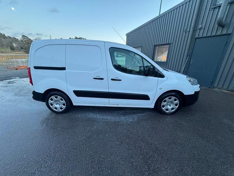 Begagnad 2010 Peugeot Partner Van | 40 000 kr (Marknadspris) - Bild 1/4