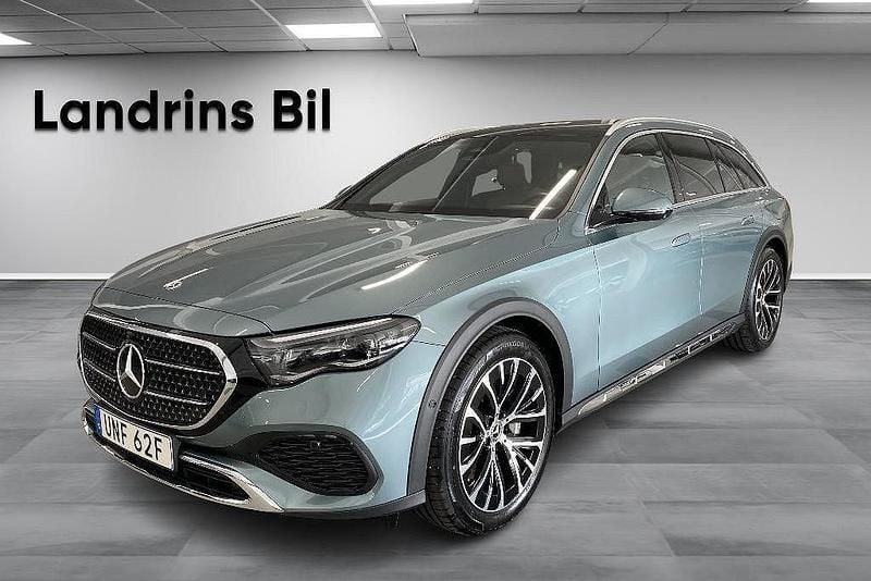 Grön Begagnad 2024 Mercedes E300 Avantgarde Kombi | 729 900 kr (Lite dyr) - Bild 1/4
