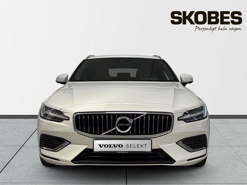 Begagnad Volvo V60 Inscription 344 HK (253 kW) 2020 Vit Kombi