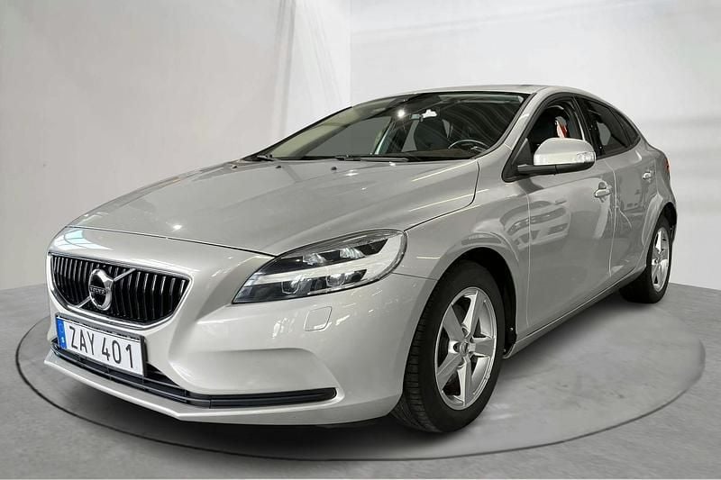 Ljusbrun Begagnad 2018 Volvo V40 Business Edition Kombi | 154 800 kr (Bra pris) - Bild 1/4