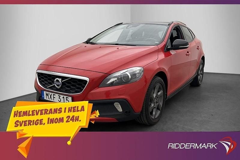 Röd Begagnad 2015 Volvo V40 Summum Halvkombi | 164 800 kr (Marknadspris) - Bild 1/3