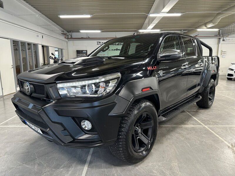Svart Begagnad 2019 Toyota HiLux Limited Pickup | 489 600 kr - Bild 1/4