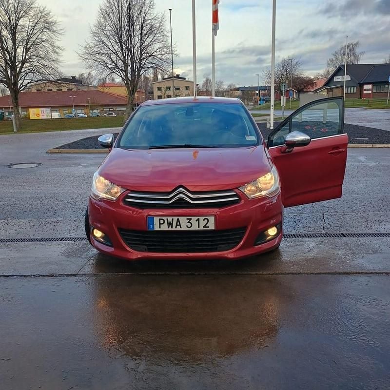 Begagnad Citroën C4 114 HK (83 kW) 2014 Halvkombi