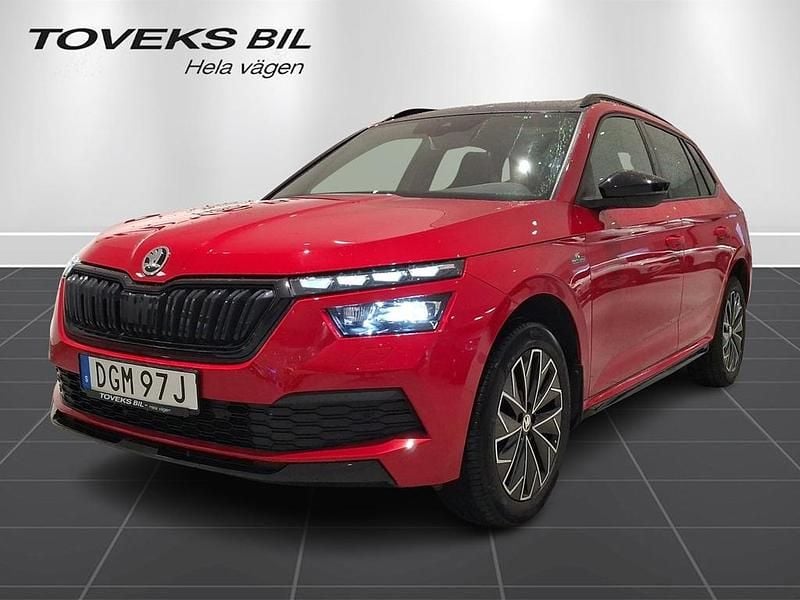 Velvet red metallic Begagnad 2023 Skoda Kamiq Monte Carlo SUV | 254 900 kr (Marknadspris) - Bild 1/4