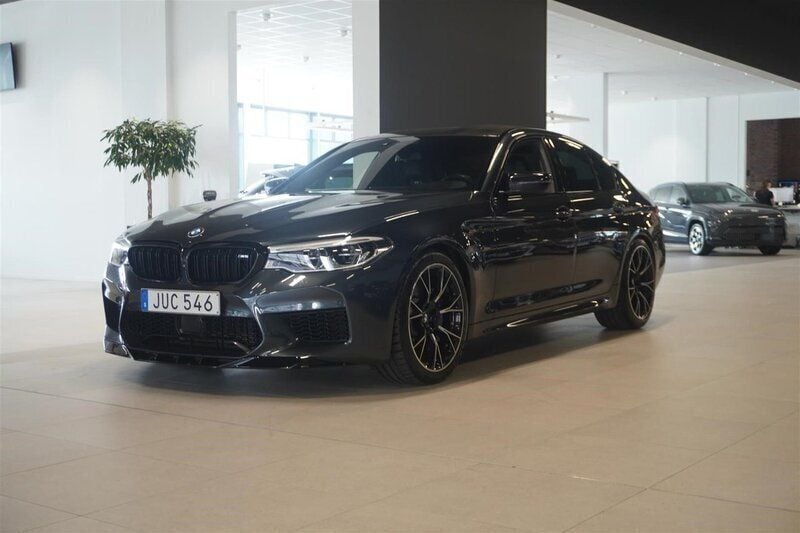 Grå Begagnad 2018 BMW M5 Competition Edition Sedan | 749 000 kr (Bra pris) - Bild 1/4