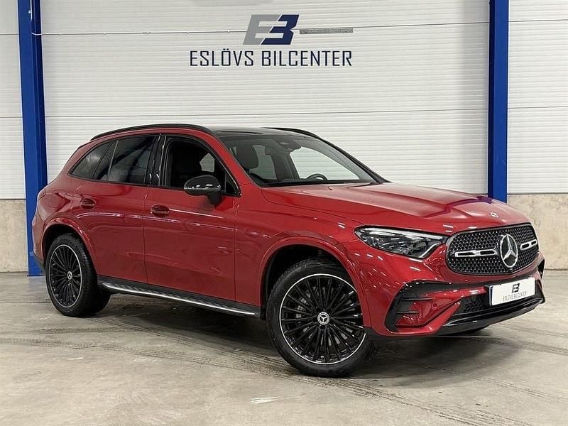 Röd Begagnad 2024 Mercedes GLC300 AMG line SUV | 659 990 kr (Superpris) - Bild 1/4
