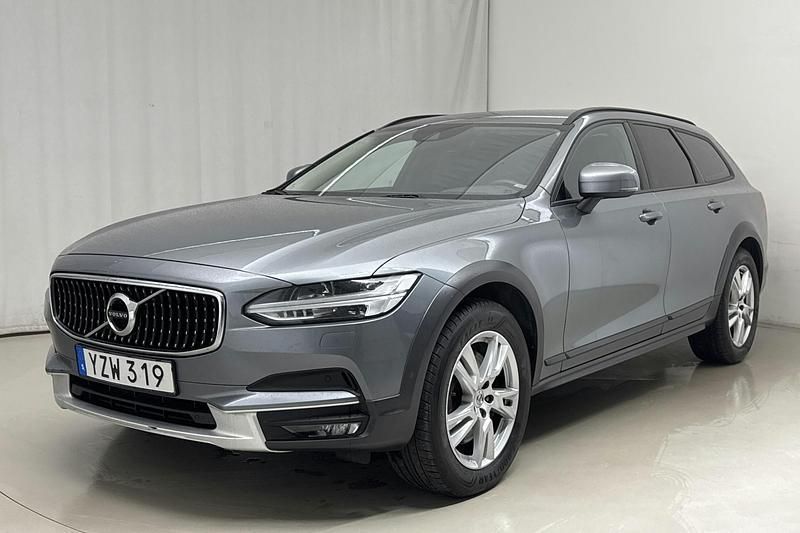 Grå Begagnad 2018 Volvo V90 CC Kombi | 278 800 kr (Marknadspris) - Bild 1/4
