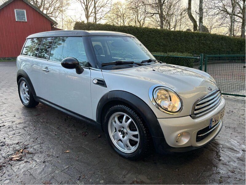 Silver Begagnad 2012 Mini Cooper D Clubman Kombi | 75 000 kr (Bra pris) - Bild 1/4