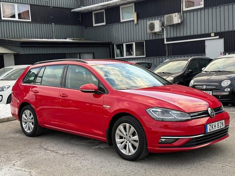 Begagnad VW Golf VIII 131 HK (96 kW) 2020 Röd
