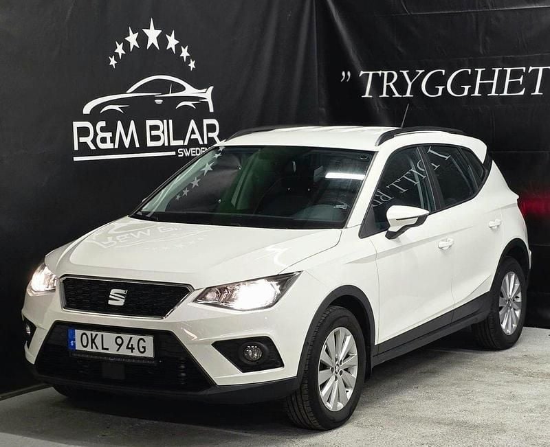 Vit Begagnad 2020 Seat Arona SUV | 114 800 kr (Bra pris) - Bild 1/4